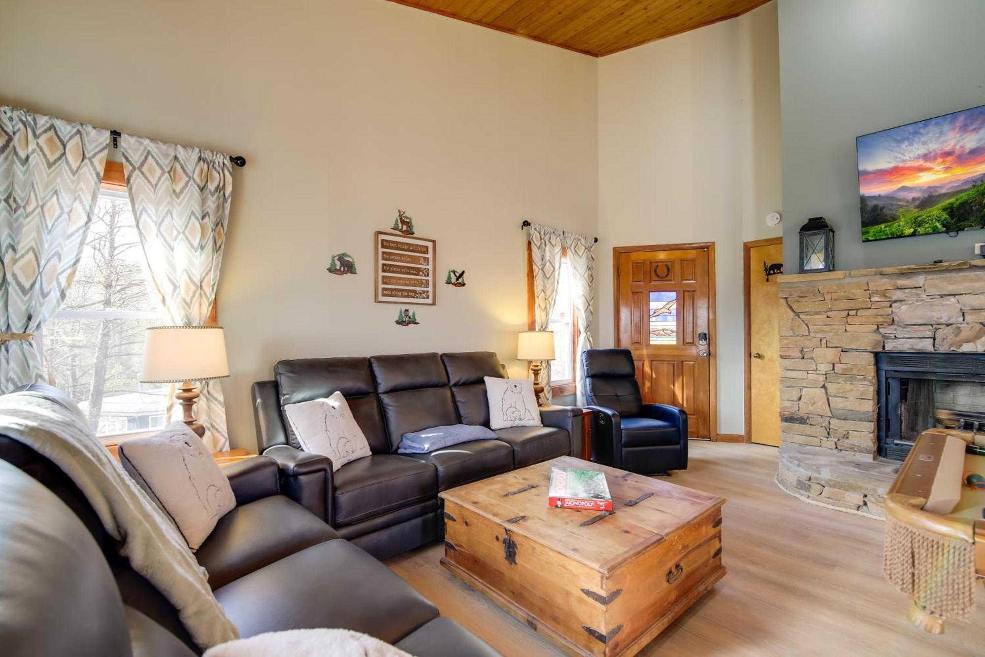 Gatlinburg Mountain Cabin With Hot Tub, Deck And Games Eksteriør bilde
