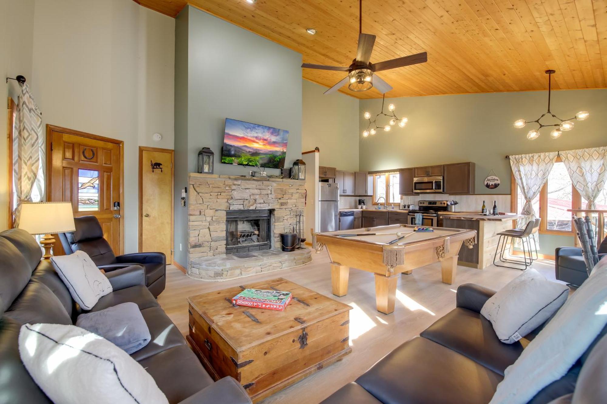 Gatlinburg Mountain Cabin With Hot Tub, Deck And Games Eksteriør bilde